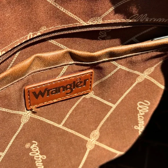 Wrangler Aztec Faux Leather Tote • CCW Style Side Zip • Montana West Western - Picture 7 of 9